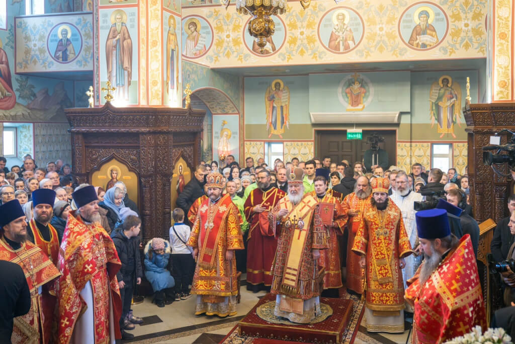 Великое освящение храма иконы Божией Матери «Отрада и утешение» на Каховке и Божественная литургия